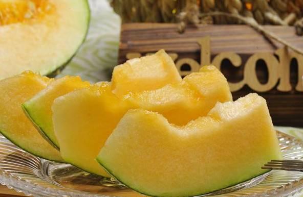 美女吃哈密瓜全集,甜蜜诱惑，尽享夏日风情