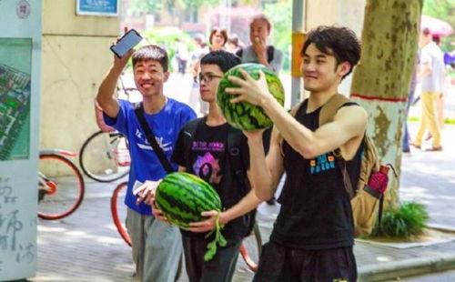 青岛大学吃瓜最新,吃瓜群众揭秘最新热点事件