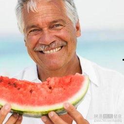 老人吃瓜头像,探寻老人吃瓜头像背后的温馨时光